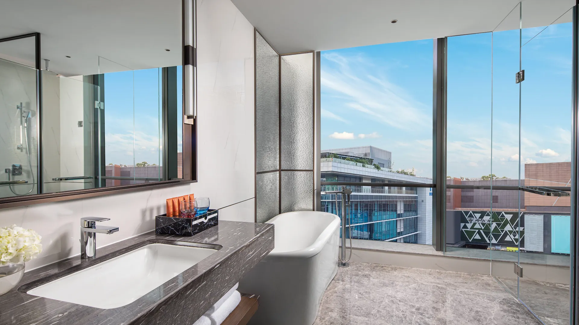 Crowne Plaza Shanghai Hongqiao By Ihg Hotel